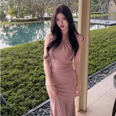 批发【Fart Shop】桃之夭夭 粉色褶皱高弹挂脖连衣裙女春夏收腰长裙