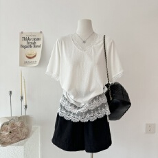 批发钱美西 设计感小众白色蕾丝拼接T恤女夏宽松显瘦短袖V领T恤上衣