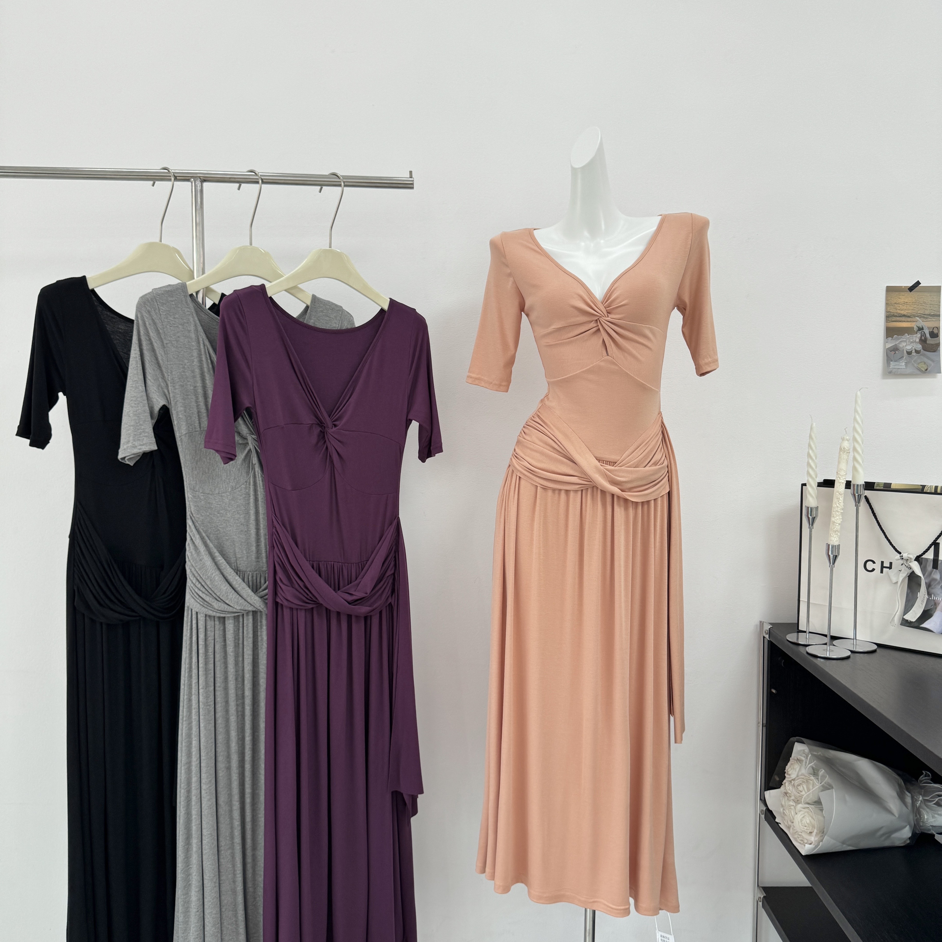 순수한 욕망 바람 회색 비틀림 섹시함 하이웨이스트 몸매 가꾸기 디스플레이 몸 드레스 중간 소매 슬림해 보이는 롱 스커트 일상 빅 플레어 스커트