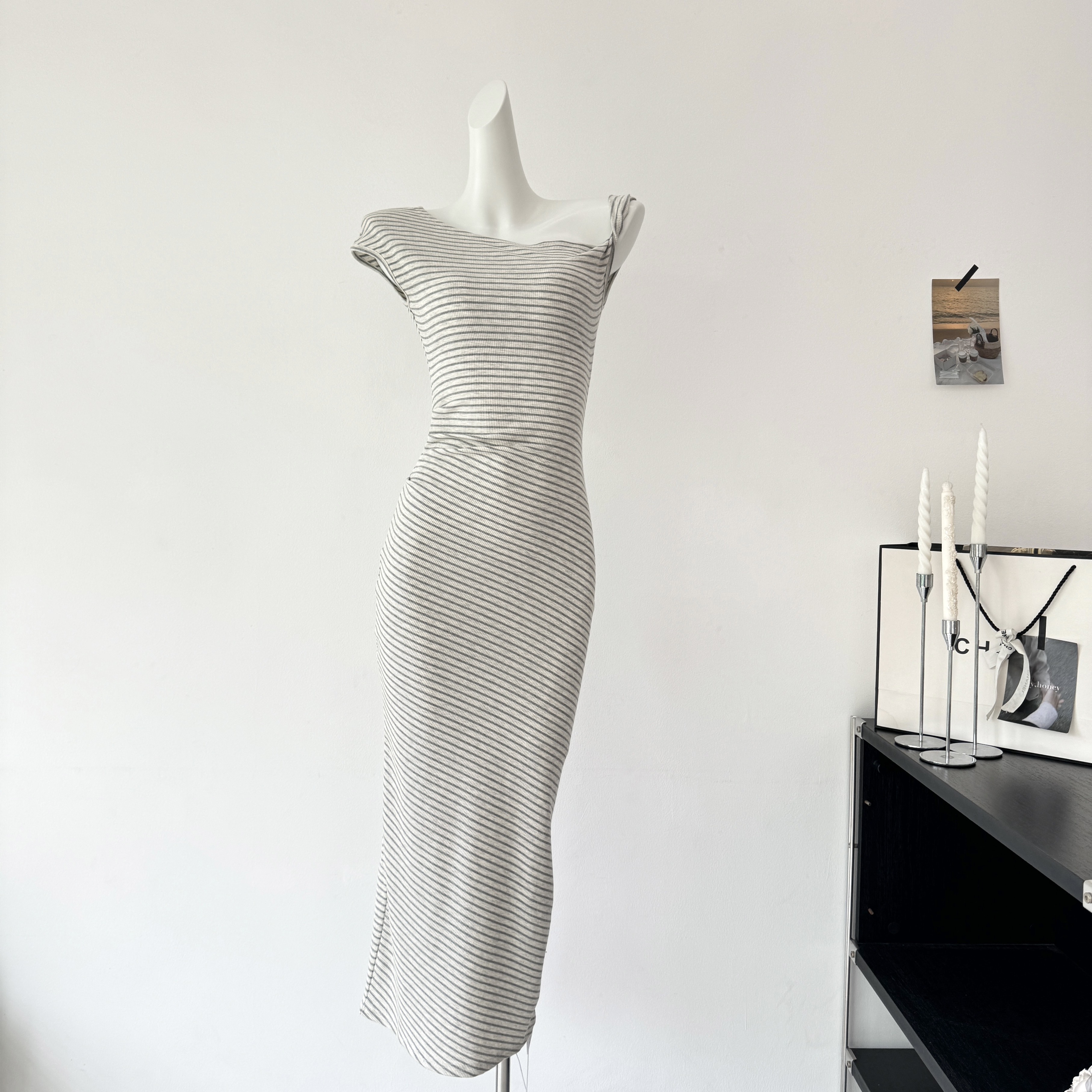 sya 크 사이 작은 웨스트 스트라이프 오프숄더 니트 여성 드레스 여름 프랑스식 비스듬한 어깨 허리 수축 비틀림 핀치 Pleat 롱 스커트