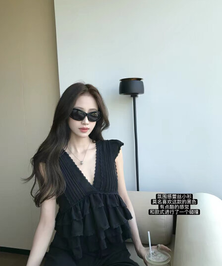 superniniyy 크림 버블 푸 레이스 조각 깊은 V 넥 작은 날다 소매 케이크 층 무거운 작업 쉬폰 톱 여름