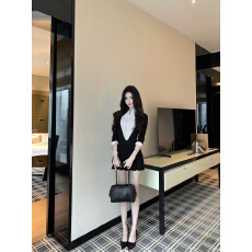 批发famouswang<b class='q'>秋</b>季新款复古衬衫拼接恋综温柔学姐中袖针织连衣裙