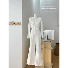 批发设计感辣妹蕾丝边修身V领<b class='q'>T</b><b class='q'>恤</b>上衣女秋季百搭休闲白色牛仔<b class='q'>裤</b>两件套