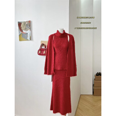 批发新年战袍红色修身挂脖背心上衣女秋<b class='q'>冬</b>季气质a字半身长裙两件套装