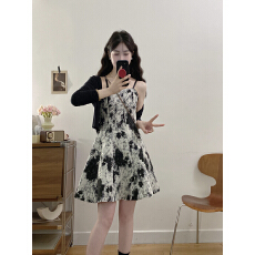 批发实拍大码女装春夏法式纯欲收腰显瘦设计感吊带连衣裙开衫两件套