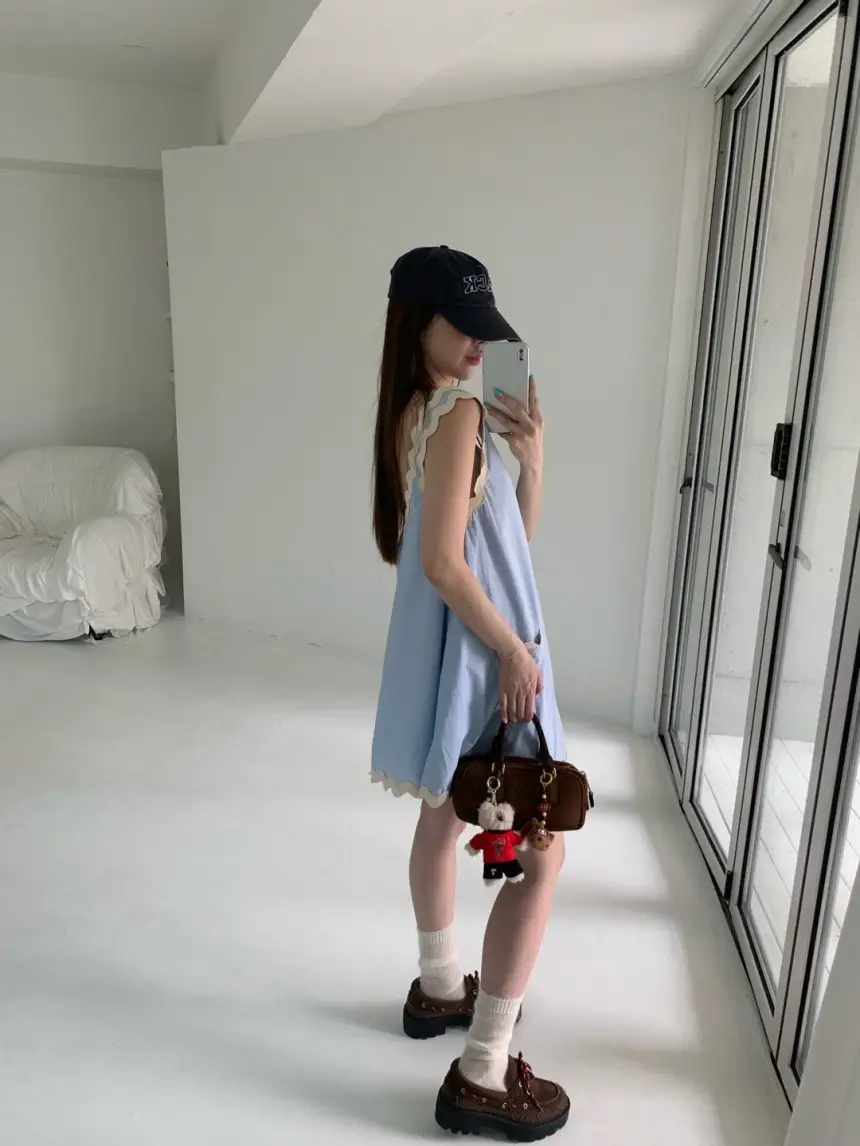 프렌치 스타일 V넥 컬러 대비 웨이브 레이스 민소매 원피스 상세 이미지 10