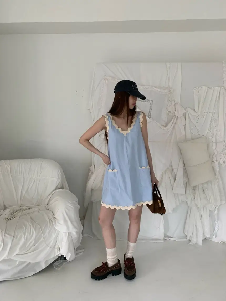 프렌치 스타일 V넥 컬러 대비 웨이브 레이스 민소매 원피스 상세 이미지 18