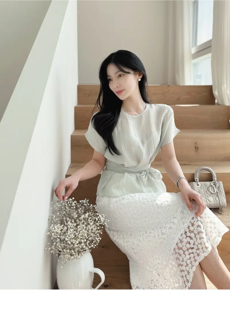여성 라운드넥 리본 셔츠 블라우스 상세 이미지 3