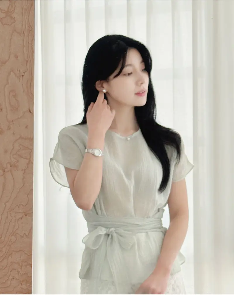 여성 라운드넥 리본 셔츠 블라우스 상세 이미지 8