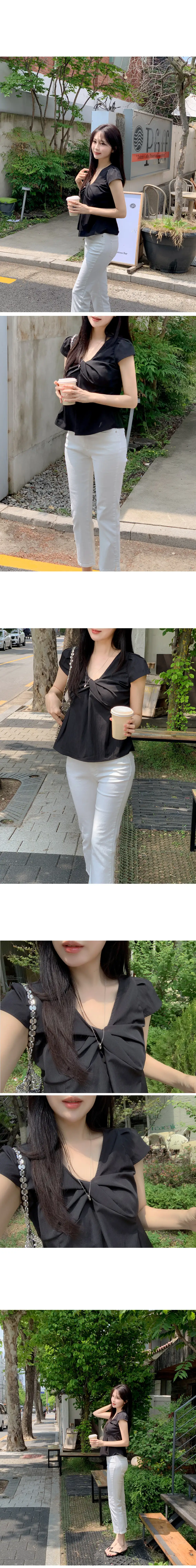 프렌치 감성 트위스트 V넥 블라우스 상세 이미지 3