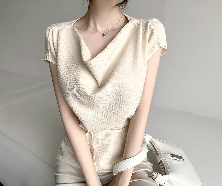 프렌치 스타일 텍스처 블라우스 상세 이미지 1