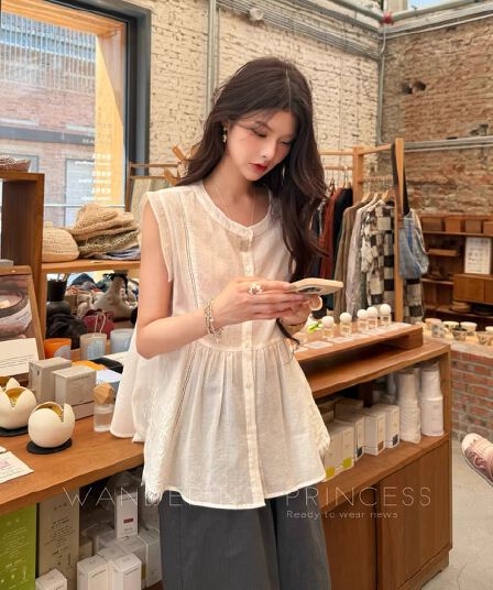 빅 사이즈 레이스 조각 품격 홀로우 아웃 Feifei 소매 조끼 한 마디 디자인 센스 슬림해 보이는 인형 셔츠 맨위