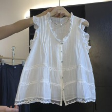 批发大码女装麻料蕾丝花边V领小飞袖<b class='q'>衬衫</b>夏季重工压褶无袖娃娃衫背心