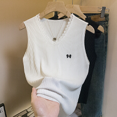批发实拍曲珠<b class='q'>大码</b>冰丝针织<b class='q'>吊带</b><b class='q'>背心</b>女夏V领无袖上衣打底衫西装内搭