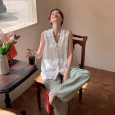 批发大码女装白色木耳花边无袖背心<b class='q'>衬衫</b>女夏新款宽松高级感小衫上衣