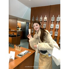 批发aaaaxbbb 新西兰小羊 奶白皮毛一体短外套上衣保暖毛绒上衣