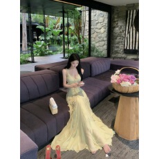 批发JAYKY YANG【5.31 20:00 新品限时95折】法式木耳边<b class='q'>吊带</b>连衣裙
