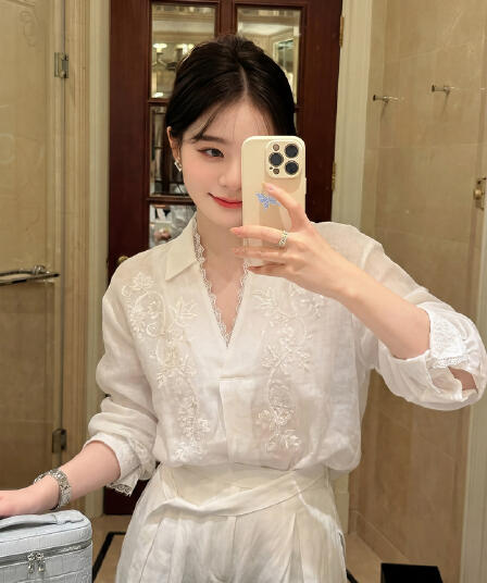 프랑스식 화이트 V넥 무거운 작업 자수 아마 여성 셔츠 이른 봄 새로운 고급 센스 Chic 아름다운 품격 작은 셔츠