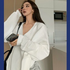 批发2025年早春秋季新款<b class='q'>打底衫</b>宽松长袖小众设计感V领t恤女潮ins上衣