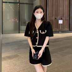 批发小香风短袖外套<b class='q'>女装</b>设计感小众夏季气质<b class='q'>女装</b>小香风套装两件套潮