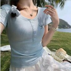 批发刺绣夏季正肩纽扣短袖t恤女<b class='q'>修身</b>V领上衣