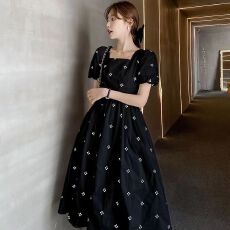 批发<b class='q'>大码</b>女装甜美碎花<b class='q'>连衣裙</b>女夏季法式气质收腰减龄裙子显瘦遮肉微胖