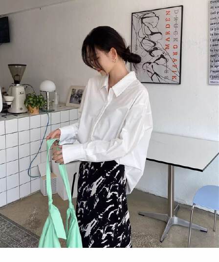 2026 가을 새로운 여성 셔츠 한국 스타일 루즈핏 느긋한 바람 표지 고기 슬림해 보이는 긴팔 자외선 차단 셔츠 재킷 맨위