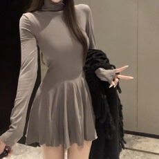 纯欲辣妹高领百搭长袖连衣裙女秋冬新款收腰蓬蓬裙显瘦打底裙短裙