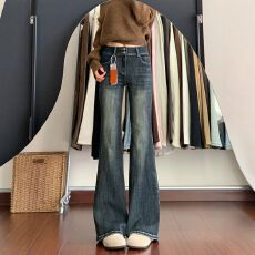 批发高街辣妹双扣微喇牛仔裤女春秋季新款通勤<b class='q'>个性</b><b class='q'>时尚</b>ins喇叭牛仔裤