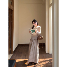 批发实拍实价 爆款设计感减龄套装