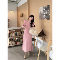 批发实拍实价 爆款设计感粉色内搭温柔显瘦连衣裙