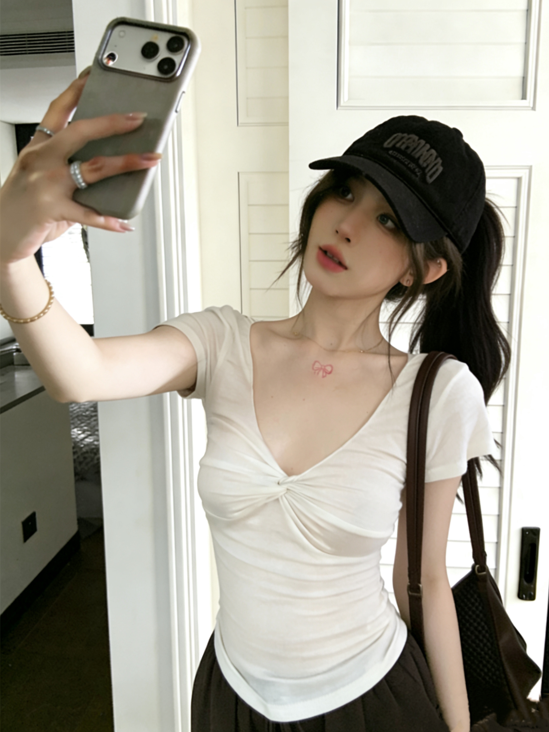 실사 정가 폭발 디자인 만지기 손 한 조각 가면 t