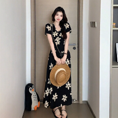 批发大码胖mm法式V领碎花黑色连衣裙女<b class='q'>夏</b>季新款收腰显瘦短袖a字长裙子