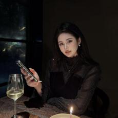 批发<b class='q'>大码</b>丝绒<b class='q'>打底衫</b>胖MM2025千金亮片网纱拼接方领长袖T恤女