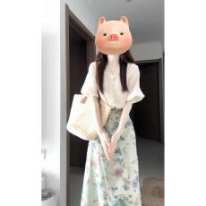 批发韩系温柔风穿搭一整套春季V领蕾丝拼接上衣高腰碎花半身裙两件套