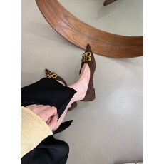 批发2026新款春款时尚平跟低跟尖头气质浅口单鞋<b class='q'>简约</b>舒适职业工作鞋