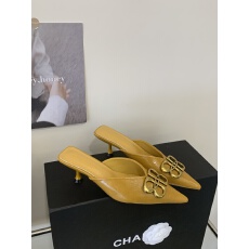 批发26新款显瘦扣子尖头细跟高跟包头半拖气质时尚外穿<b class='q'>百搭</b>拖鞋女