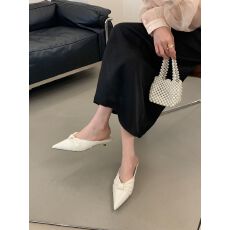 批发2026新款夏季一字扣带软皮猫跟尖头包头半拖舒适<b class='q'>性感</b>鞋女