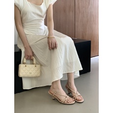 批发2026新款夏季法式仙女风一字带凉鞋坡底时尚<b class='q'>气质</b>露趾细带百搭凉鞋