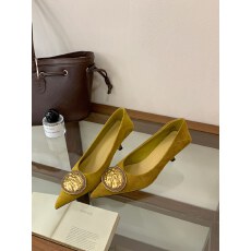 批发2026新款尖头细跟高跟浅口时尚百搭扣子软底通勤猫跟单鞋女