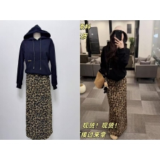 批发<b class='q'>豹纹</b>高腰长裙2025年冬季新款时尚休闲连帽卫衣套装，