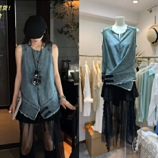 小法尘絮夏季新款舒适百搭显瘦收腰复古牛仔背心上衣女，
