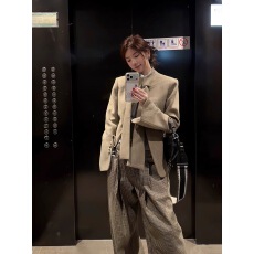 批发高级感橄榄绿门襟多系法设计时髦复古气质西装巨好看轻熟早秋外套