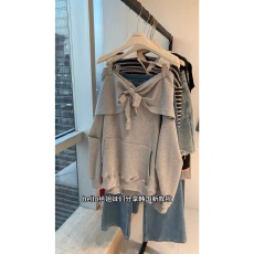 批发一整套ootd穿搭一整套休闲百搭一字肩<b class='q'>长袖</b><b class='q'>卫衣</b>高腰显瘦宽松牛仔裤