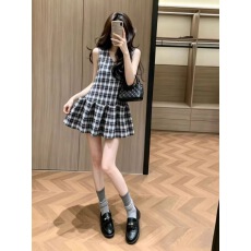 批发通勤风斜领撞色花边无袖花苞连衣裙女夏季<b class='q'>新款</b>度假时尚减龄A字裙