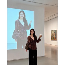 批发蝶宝嘻【2.24 20:00】微醺甜酒 法式木耳边v领细吊带春季小众<b class='q'>衬衫</b>