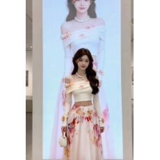 批发<b class='q'>花朵</b>一字肩长袖<b class='q'>T</b><b class='q'>恤</b>早春辣妹露肩上衣大摆碎花a字半身裙度假风长裙