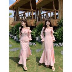 批发实拍大码桃心条纹韩版条纹露肩<b class='q'>连衣裙</b>女度假风长袖大摆鱼尾裙