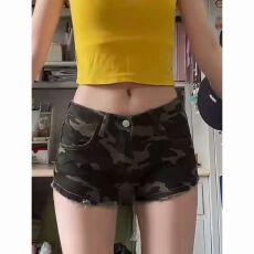 批发韩国单千禧风迷彩色牛仔短裤女夏季低腰毛边设计弹力紧身美式热裤