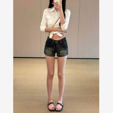 批发跨境<b class='q'>提</b><b class='q'>臀</b>直筒牛仔短<b class='q'>裤</b>女美式复古26夏季新款辣妹包臀显瘦百搭热<b class='q'>裤</b>